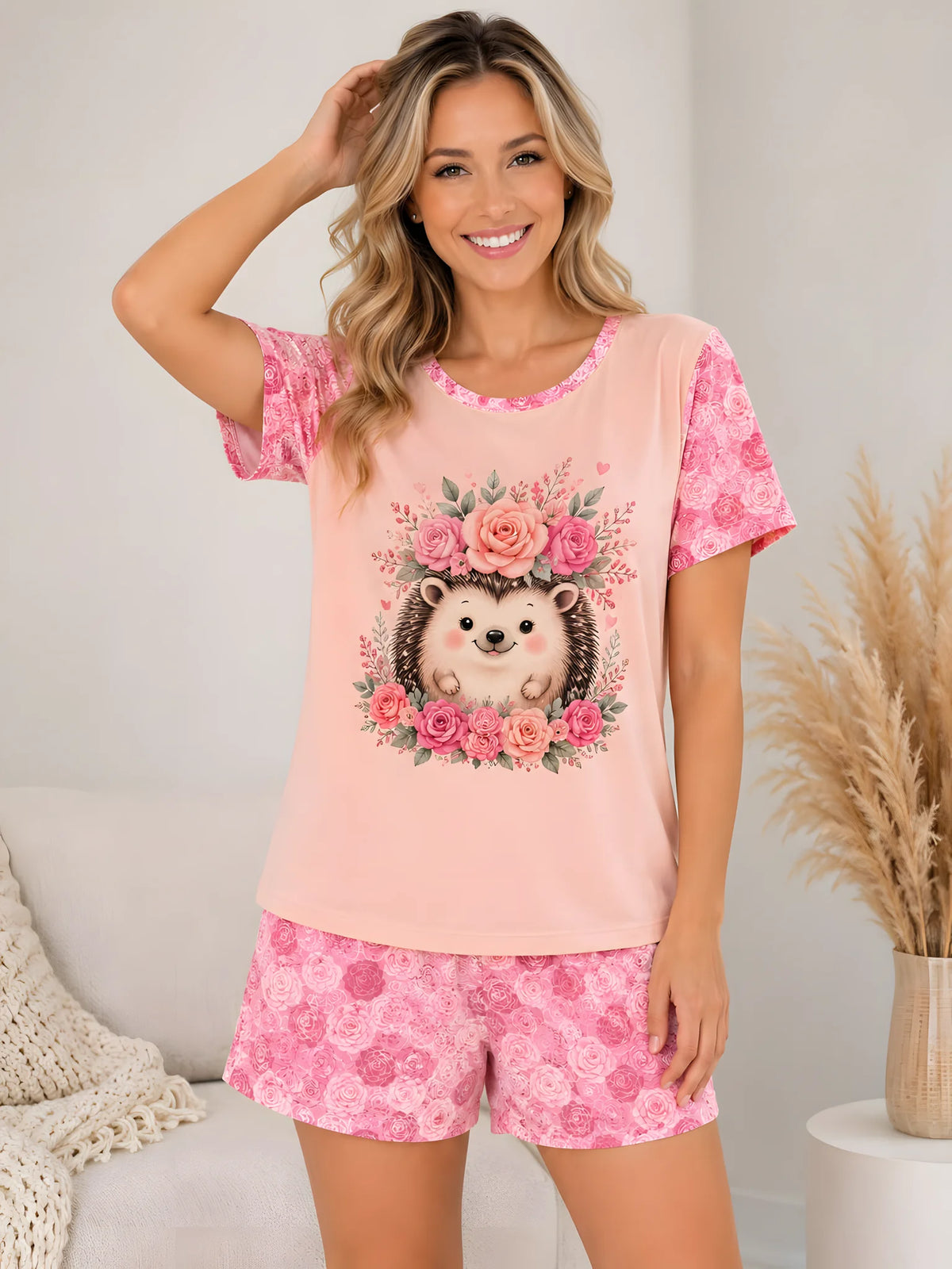 Pijama Erizo de Rosas para mujer, camiseta manga corta y short a juego.