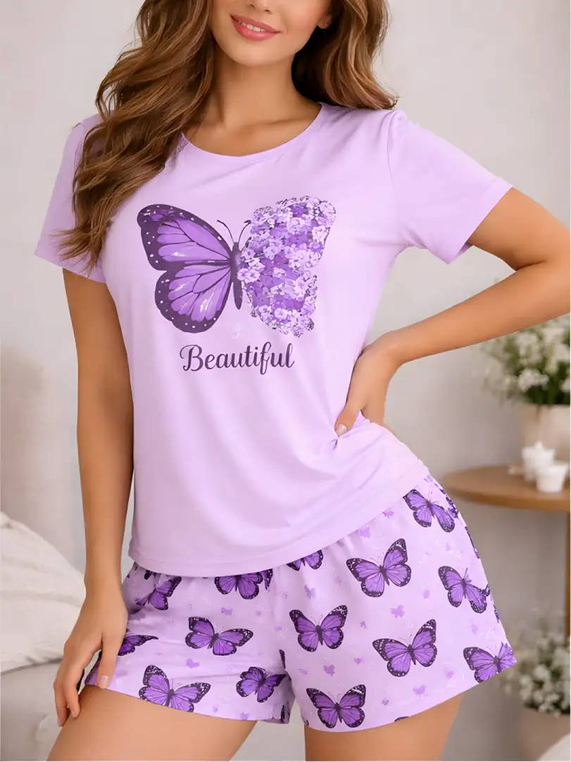 Pijama corta lila para mujer, camiseta manga corta con gráfico de mariposa y short con patrón de mariposas.