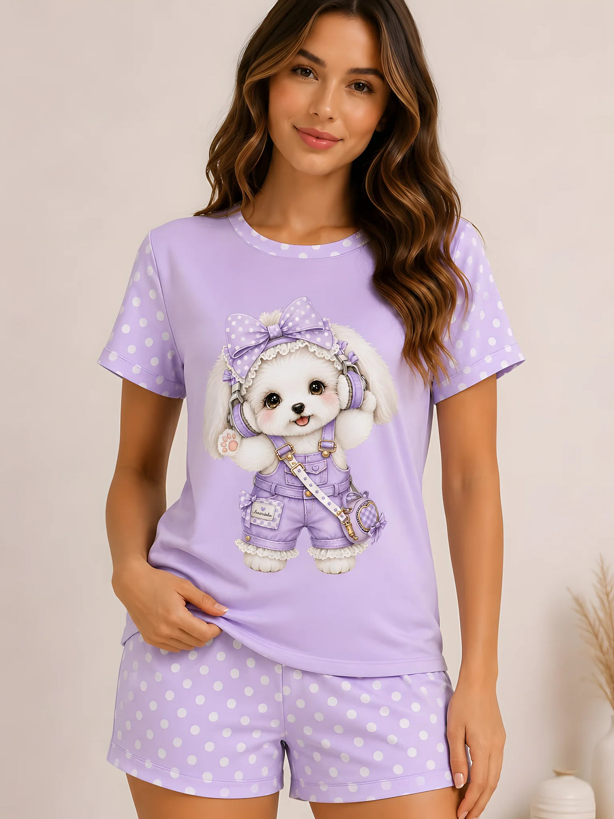 Pijama Perrito Overol Lila para mujer, camiseta manga corta y short a juego.